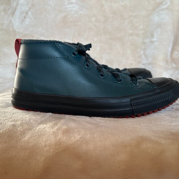 Converse Chuck Taylor All Star Street Mid Leather Sneakers Boys Size 3 Box Incl - Picture 2 of 16